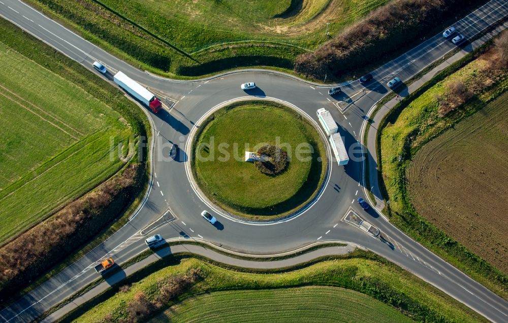 Baesweiler von oben - Kreisverkehr - Straßenverlauf Landstraße 57n und L225 in Baesweiler im Bundesland Nordrhein-Westfalen