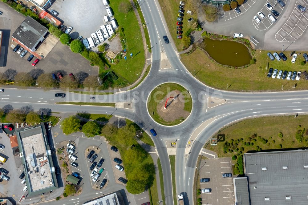 Luftaufnahme Brilon - Kreisverkehr - Straßenverlauf Möhnestraße Ostring B7 - B480 in Brilon im Bundesland Nordrhein-Westfalen