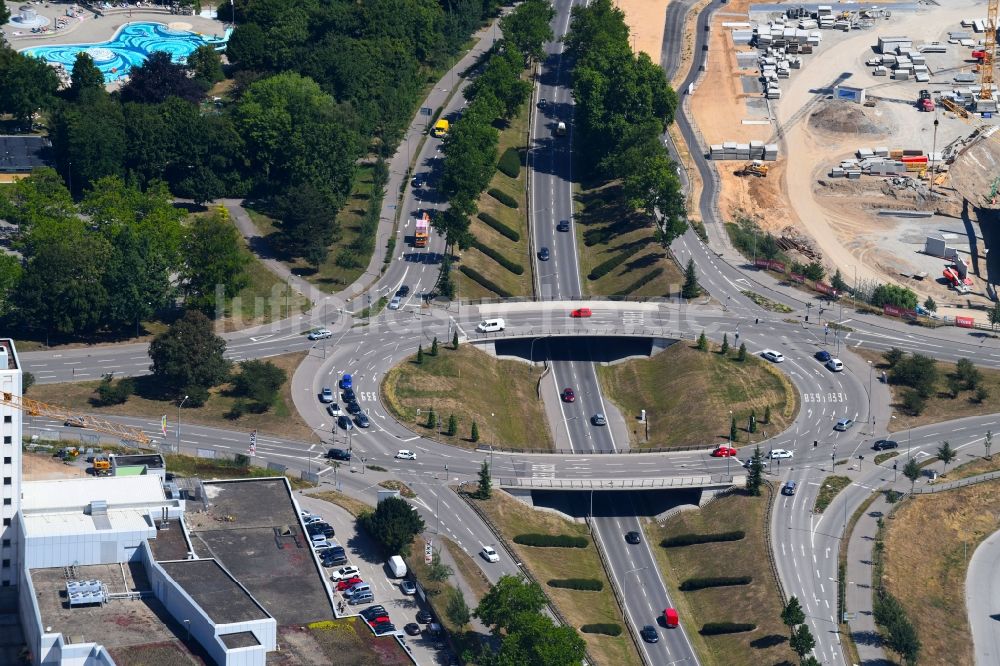 Luftaufnahme Heilbronn - Kreisverkehr - Straßenverlauf Neckartalstraße in Heilbronn im Bundesland Baden-Württemberg, Deutschland