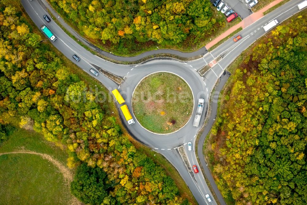 Bönen von oben - Kreisverkehr - Straßenverlauf Rhynerner Straße in Bönen im Bundesland Nordrhein-Westfalen, Deutschland