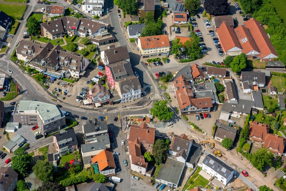 Bochum aus der Vogelperspektive: Kreisverkehr - Straßenverlauf der Schützenstraße, Am The und Im Kattenhagen im Ortsteil Wattenscheid in Bochum im Bundesland Nordrhein-Westfalen, Deutschland