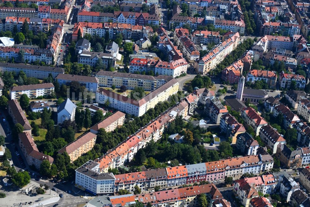 Luftaufnahme Karlsruhe - Kreisverkehr - Straßenverlauf Weinbrennerstraße - Yorckstraße im Ortsteil Weststadt in Karlsruhe im Bundesland Baden-Württemberg, Deutschland