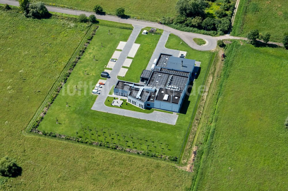 Hansestadt Stendal von oben - Krematorium in Hansestadt Stendal im Bundesland Sachsen-Anhalt, Deutschland