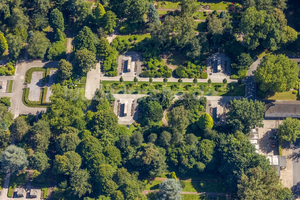 Luftaufnahme Herne - Krematorium und Trauerhalle zur Beisetzung auf dem Gelände des Friedhofes Südfriedhof in Herne im Bundesland Nordrhein-Westfalen, Deutschland