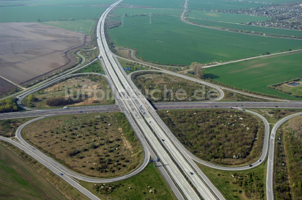 Magdeburg aus der Vogelperspektive: Kreuz Magdeburg A14 / A2