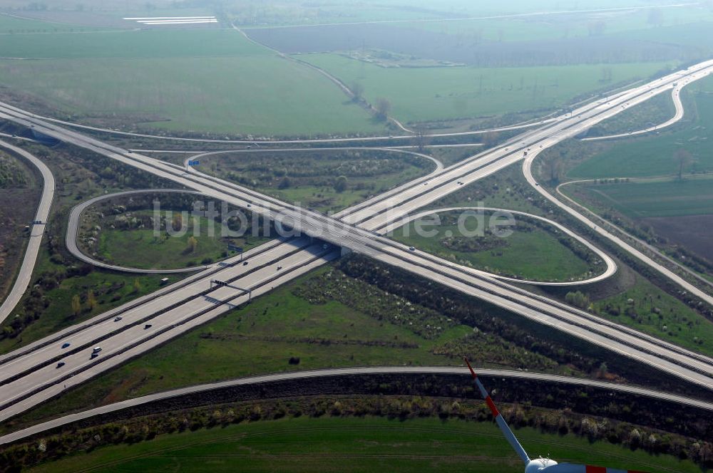 Magdeburg aus der Vogelperspektive: Kreuz Magdeburg A14 / A2