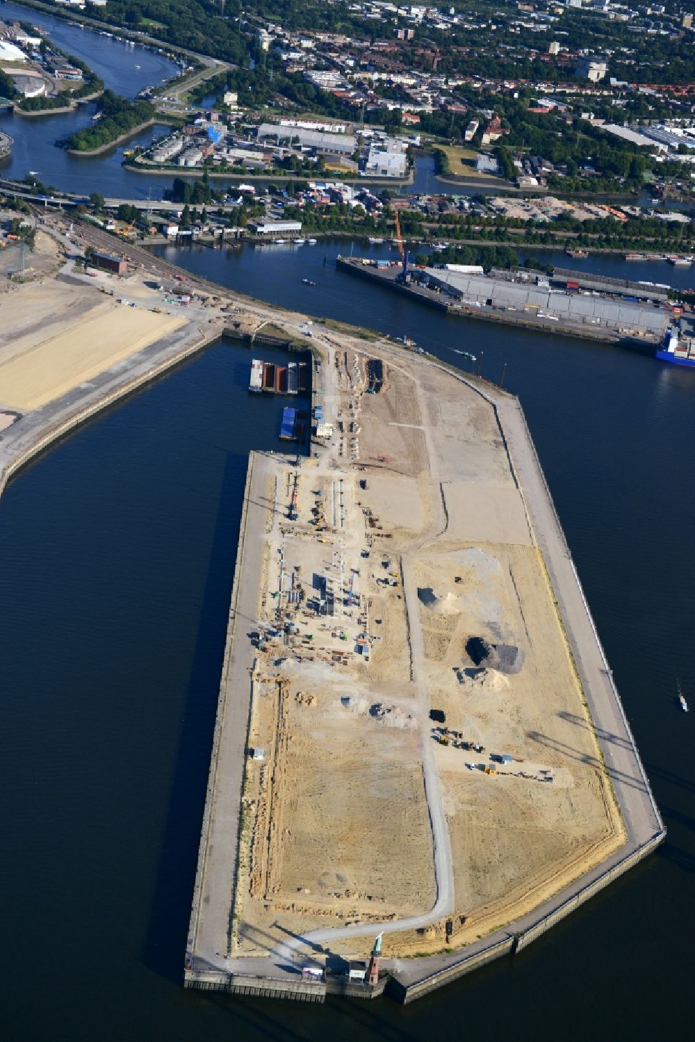 Luftbild Hamburg - Kreuzfahrt-Terminal in Hamburg-Mitte / Steinwerder