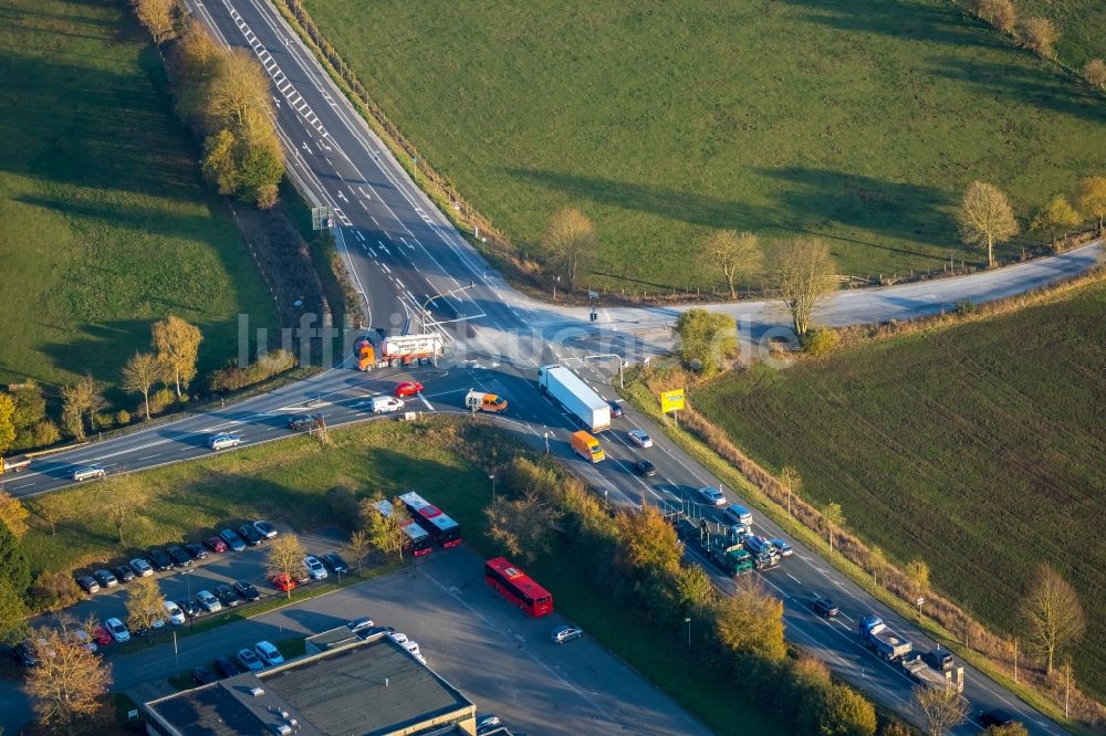 Brilon von oben - Kreuzung der Altenbürener Str. und der B7 in Brilon im Bundesland Nordrhein-Westfalen, Deutschland