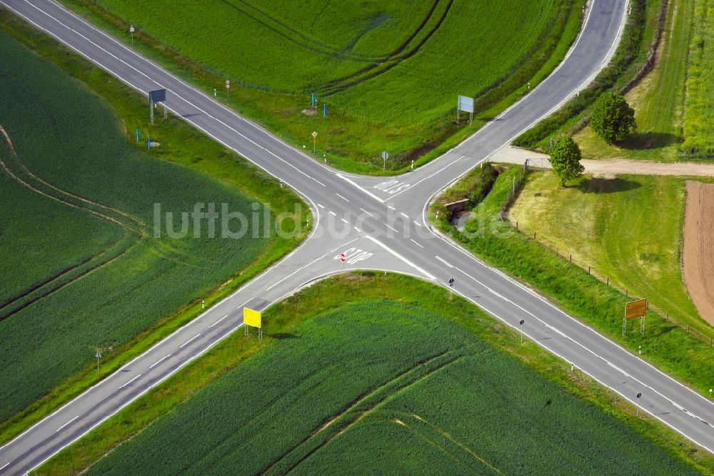 Luftaufnahme Großenehrich - Kreuzung der Landesstraße L4 zur Kirchengler Hauptstraße in Großenehrich im Bundesland Thüringen, Deutschland