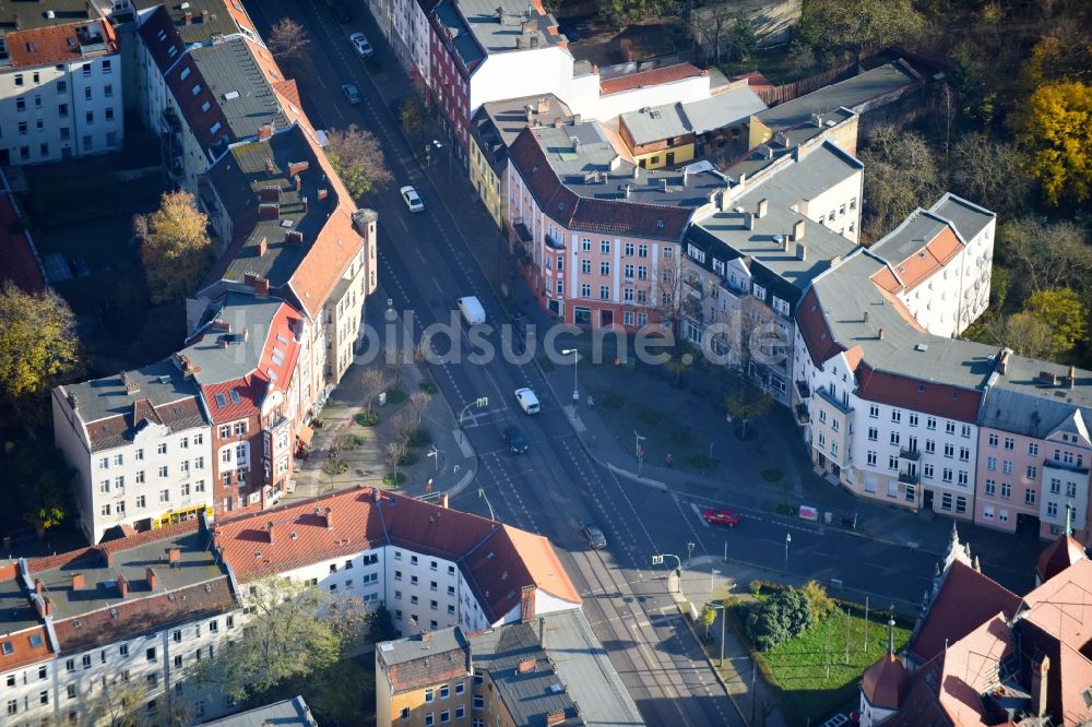 Berlin aus der Vogelperspektive: Kreuzung Mandrellaplatz - Seelenbinderstraße im Ortsteil Köpenick in Berlin, Deutschland