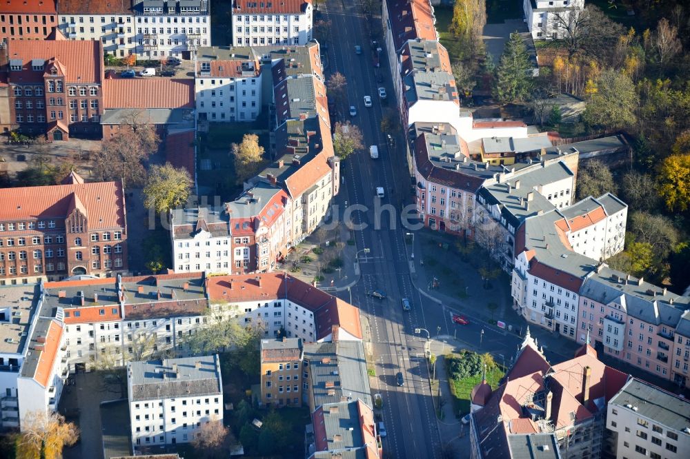 Luftbild Berlin - Kreuzung Mandrellaplatz - Seelenbinderstraße im Ortsteil Köpenick in Berlin, Deutschland