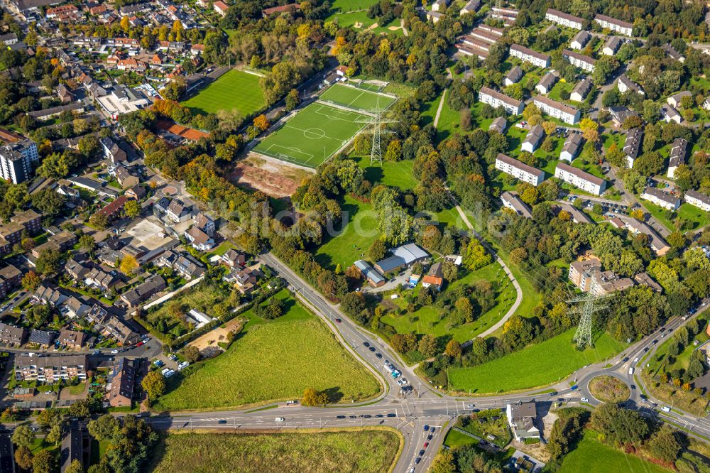 Dinslaken von oben - Kreuzung im Ortsteil Oberlohberg in Dinslaken im Bundesland Nordrhein-Westfalen, Deutschland