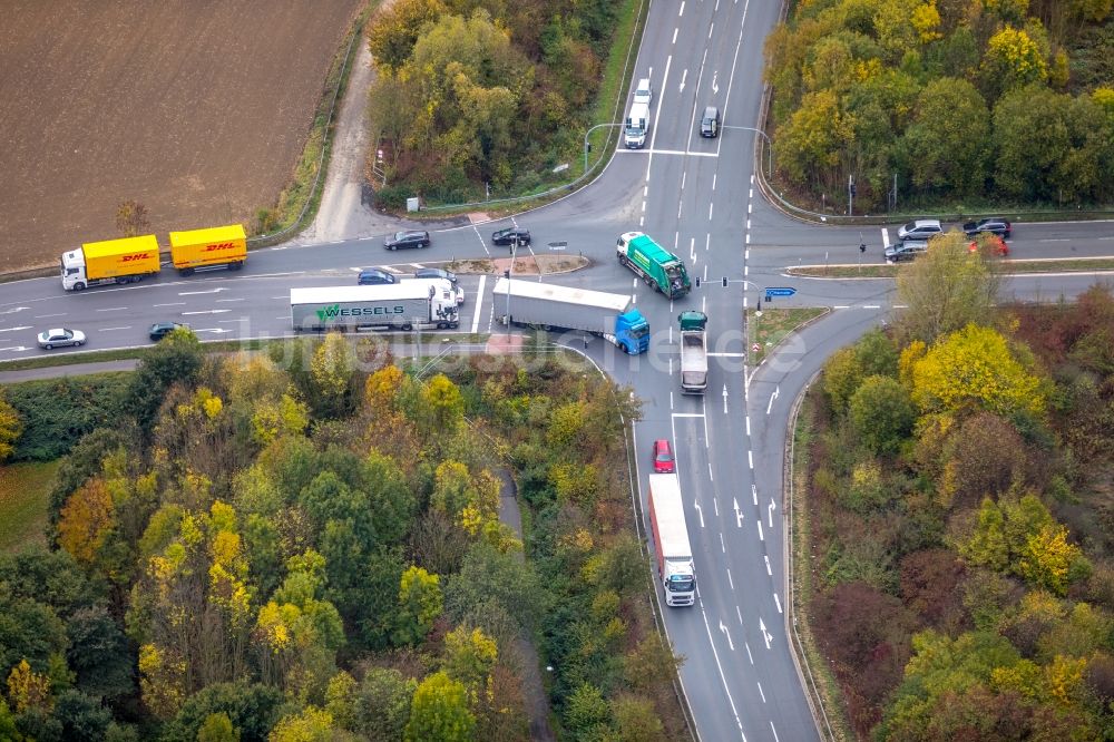 Luftaufnahme Bönen - Kreuzung Rhynerner Straße - L665 in Bönen im Bundesland Nordrhein-Westfalen, Deutschland