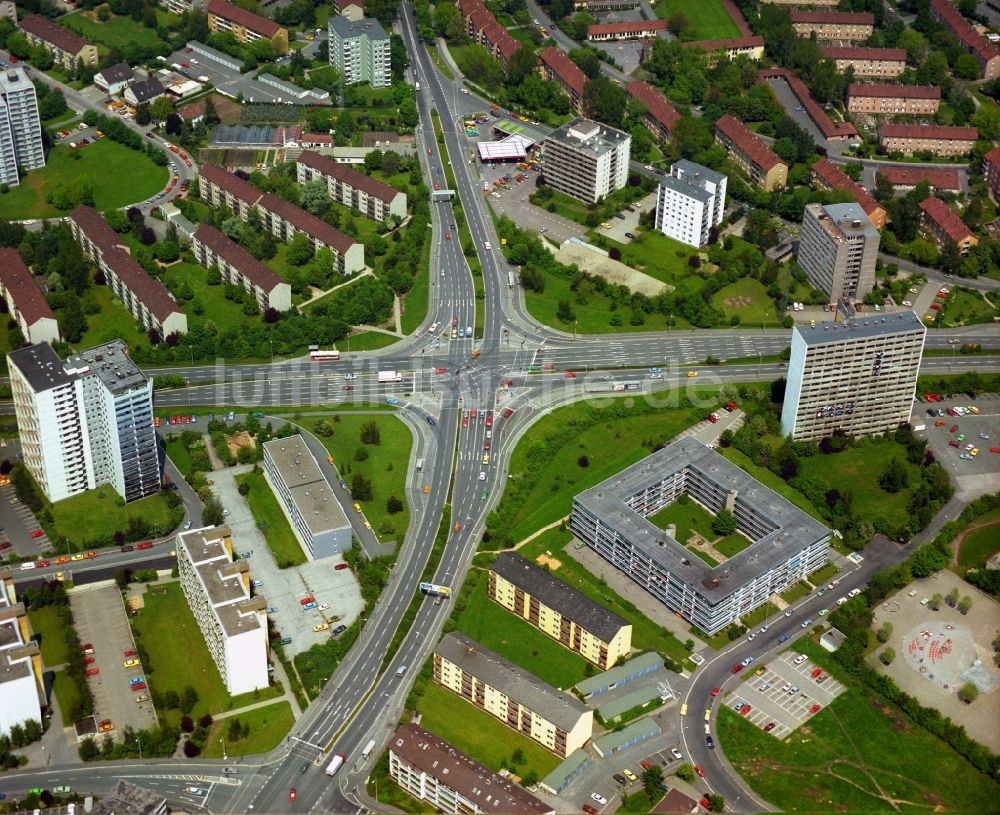 Luftaufnahme Erlangen - Kreuzung Äußere Brucker Straße - Paul-Gossen-Straße im Ortsteil Bruck in Erlangen im Bundesland Bayern, Deutschland