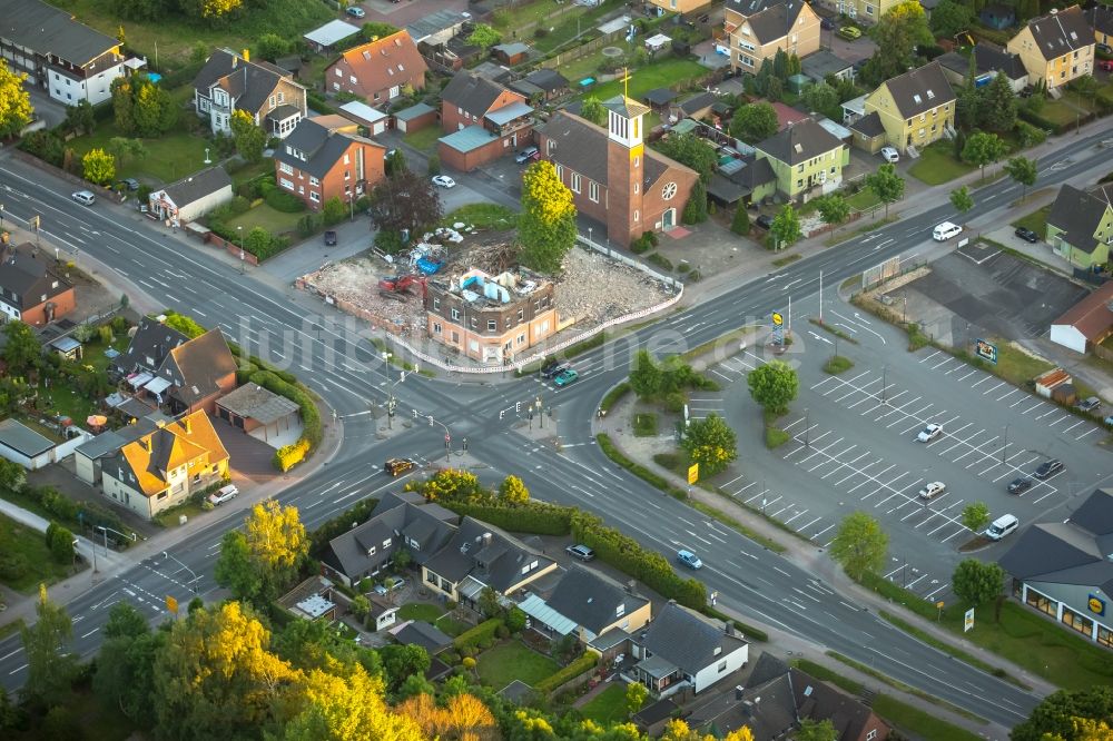 Bergkamen von oben - Kreuzung Werner Straße, Westenhellweg und Ostenhellweg im Ortsteil Rünthe in Bergkamen im Bundesland Nordrhein-Westfalen, Deutschland