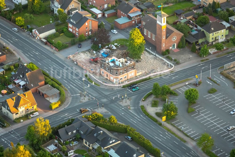 Bergkamen aus der Vogelperspektive: Kreuzung Werner Straße, Westenhellweg und Ostenhellweg im Ortsteil Rünthe in Bergkamen im Bundesland Nordrhein-Westfalen, Deutschland