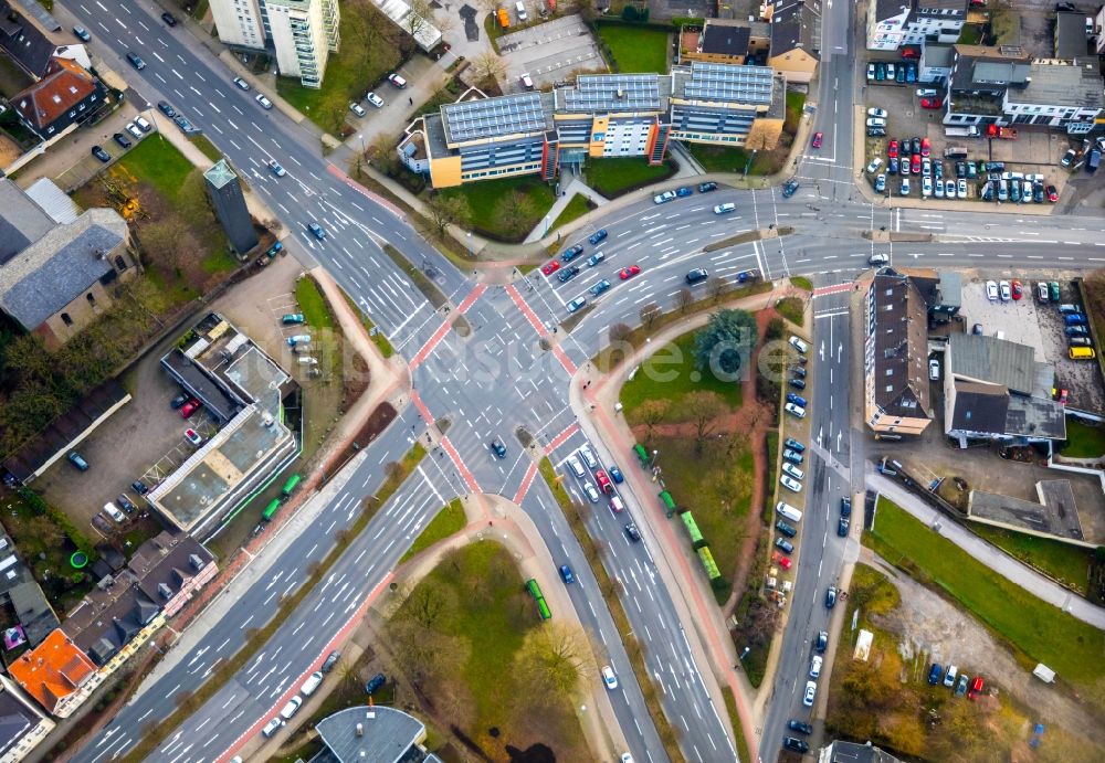 Velbert von oben - Kreuzung B227 zur Velberter Straße in Velbert im Bundesland Nordrhein-Westfalen, Deutschland