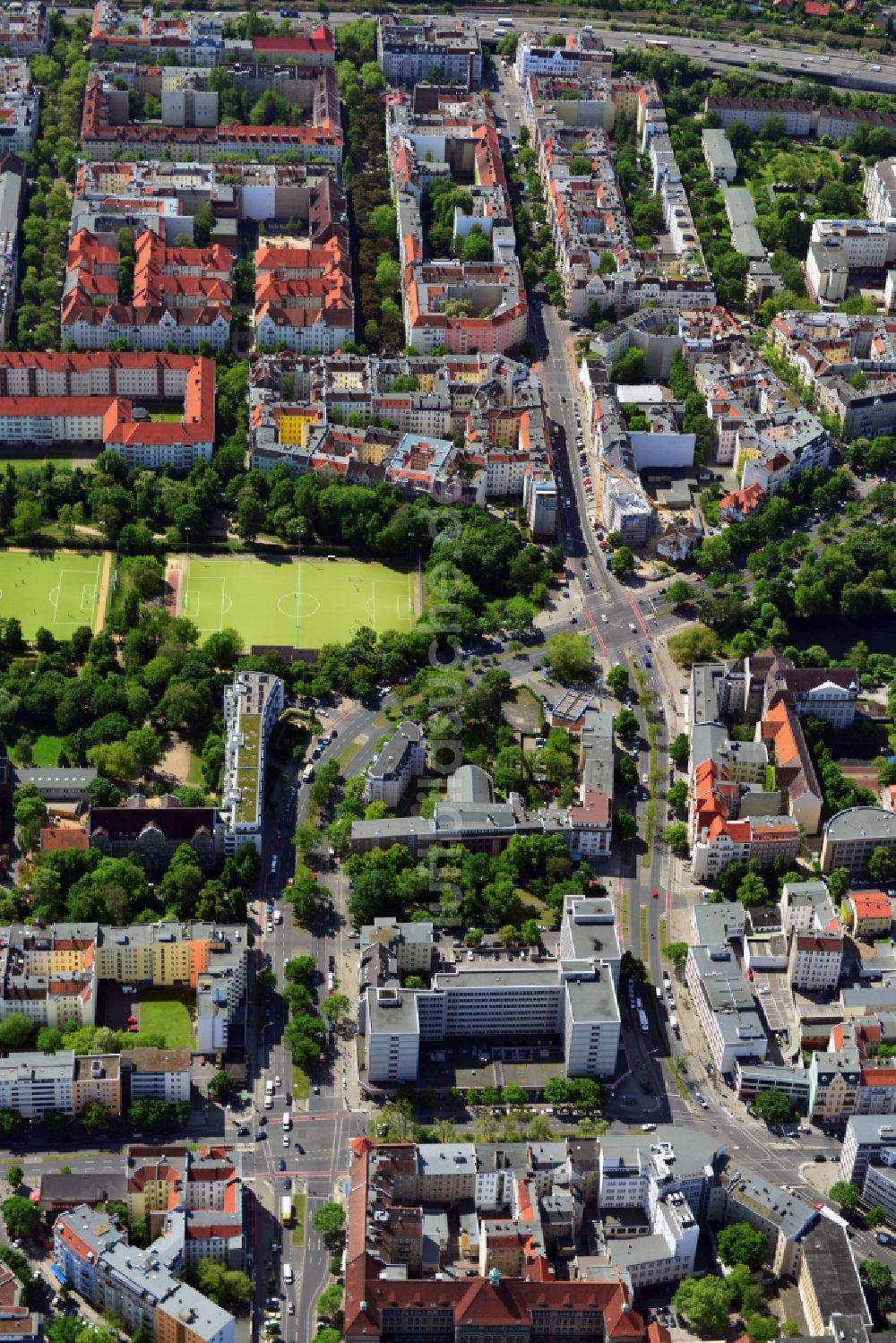 Berlin von oben - Kreuzungsbereich Uhlandstraße - Blissestraße im Stadtteil Wilmersdorf von Berlin