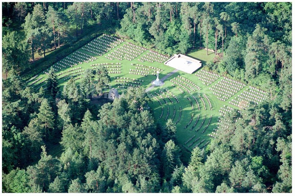 Stahnsdorf von oben - Kriegsgräberanlage Stahnsdorf