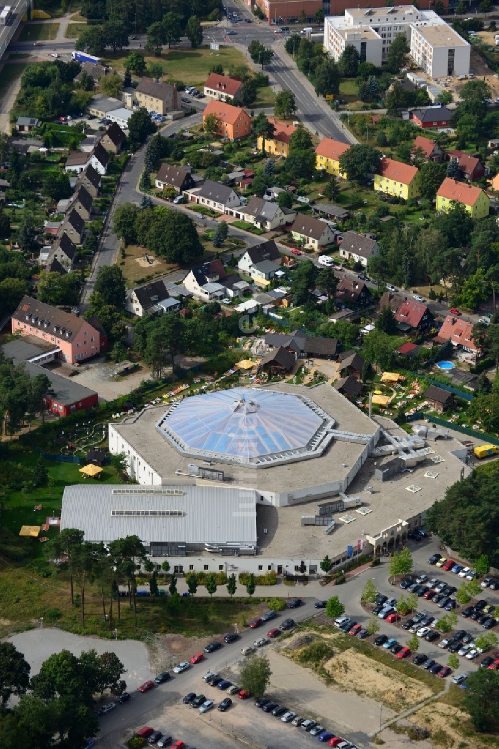 Luftbild Ludwigsfelde - KRISTALL Saunatherme Ludwigsfelde im Bundesland Brandenburg