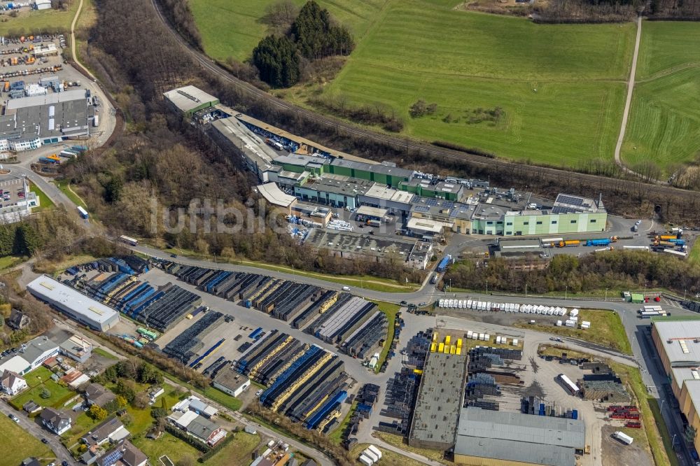 Luftaufnahme Krombach - Krombacher Brauerei Lagerhallen und Speditionsgebäude in Krombach im Bundesland Nordrhein-Westfalen, Deutschland