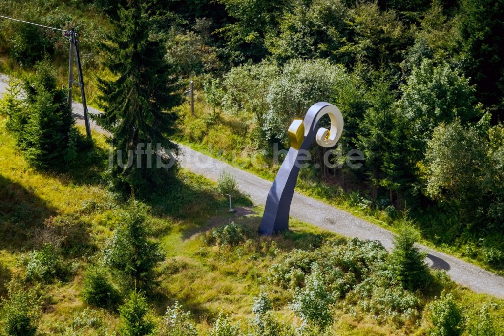 Schmallenberg von oben - Krummstab am Waldskulpturenweg Schmallenberg im Bundesland Nordrhein-Westfalen