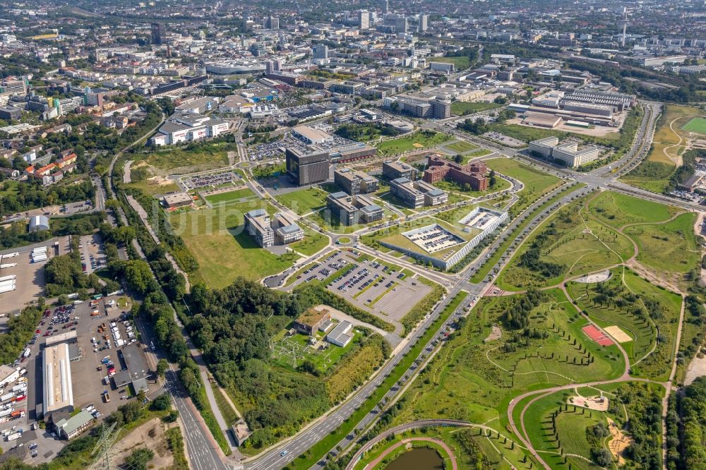 Luftaufnahme Essen - Krupp - Gürtel mit dem herbstlichen Krupp- Park im Stadtteil Westviertel in Essen im Bundesland Nordrhein-Westfalen