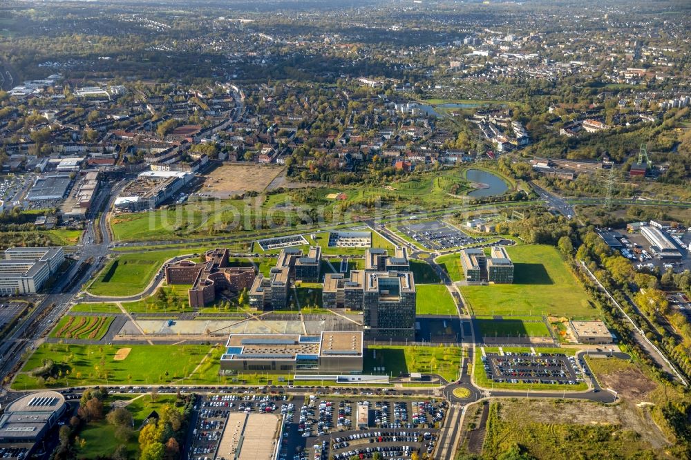 Luftaufnahme Essen - Krupp - Gürtel mit dem herbstlichen Krupp-Park im Stadtteil Westviertel in Essen im Bundesland Nordrhein-Westfalen