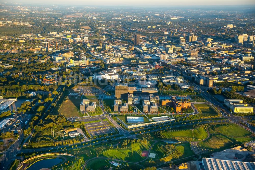 Luftbild Essen - Krupp - Gürtel mit dem Krupp- Park im Stadtteil Westviertel in Essen im Bundesland Nordrhein-Westfalen