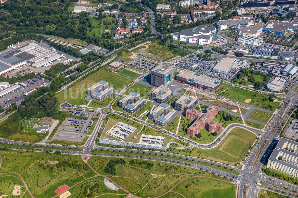 Essen von oben - Krupp - Gürtel mit dem Krupp- Park im Stadtteil Westviertel in Essen im Bundesland Nordrhein-Westfalen