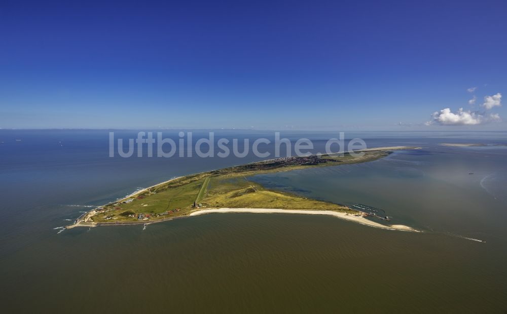 Wangerooge von oben - Küste der Insel Wangerooge als Teil der ostfriesischen Inseln im Wattenmeer im Bundesland Niedersachsen