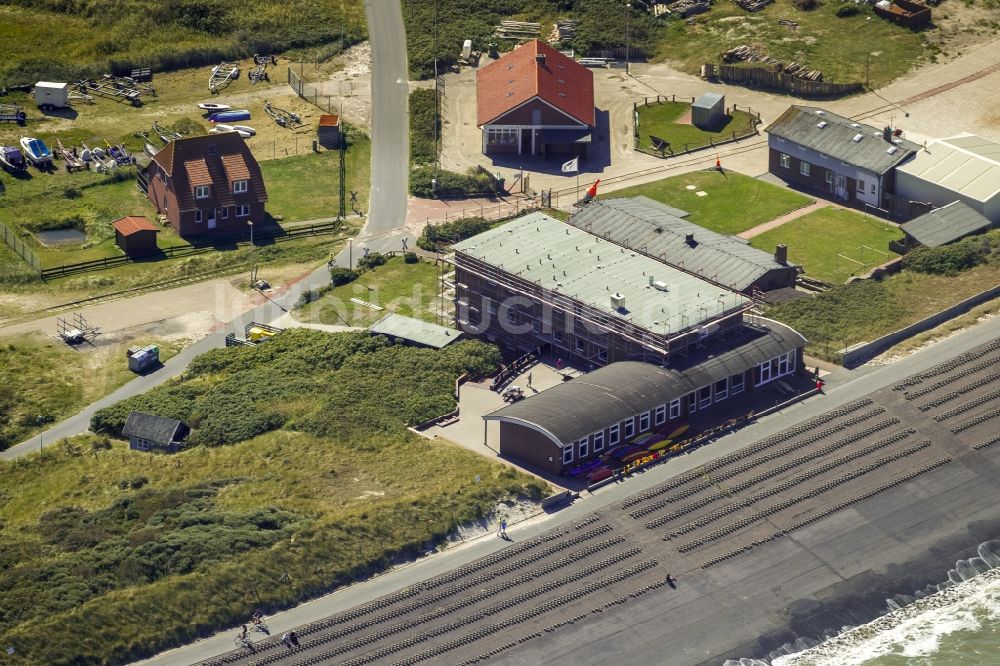 Wangerooge von oben - Küste der Insel Wangerooge als Teil der ostfriesischen Inseln im Wattenmeer im Bundesland Niedersachsen