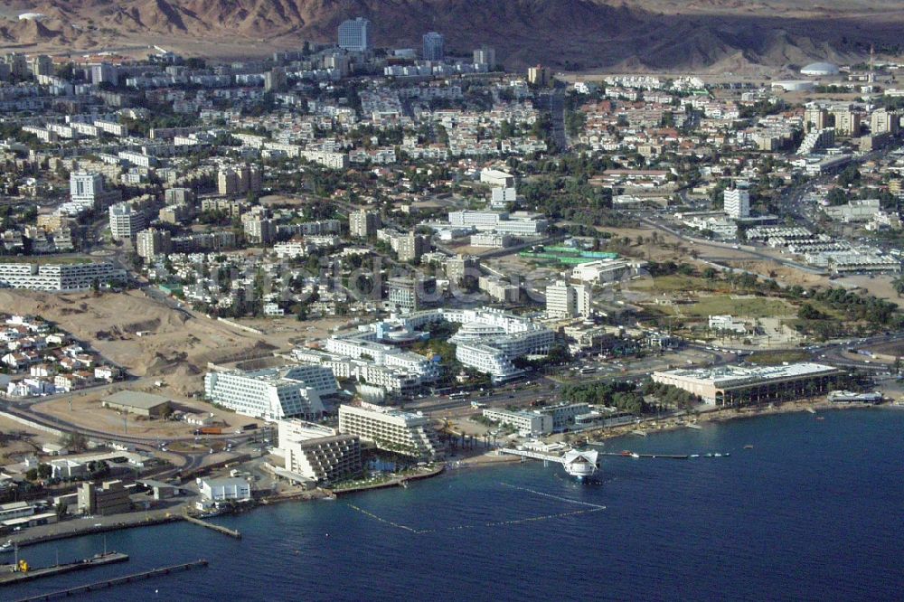 Luftbild Eilat - Küste und Stadtansicht mit Hotels im Stadtgebiet der Touristenstadt Eilat in South District, Israel am Golf von Akaba