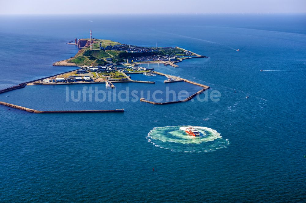 Helgoland aus der Vogelperspektive: Küsten- Landschaft der Insel Helgoland in der Nordsee im Bundesland Schleswig-Holstein, Deutschland