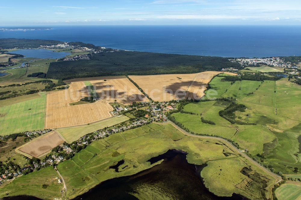 Middelhagen aus der Vogelperspektive: Küsten- Landschaft auf Rügen Middelhagen im Bundesland Mecklenburg-Vorpommern