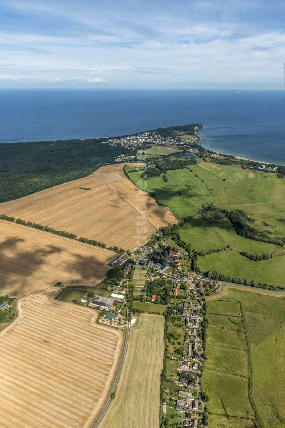 Middelhagen von oben - Küsten- Landschaft auf Rügen Middelhagen im Bundesland Mecklenburg-Vorpommern