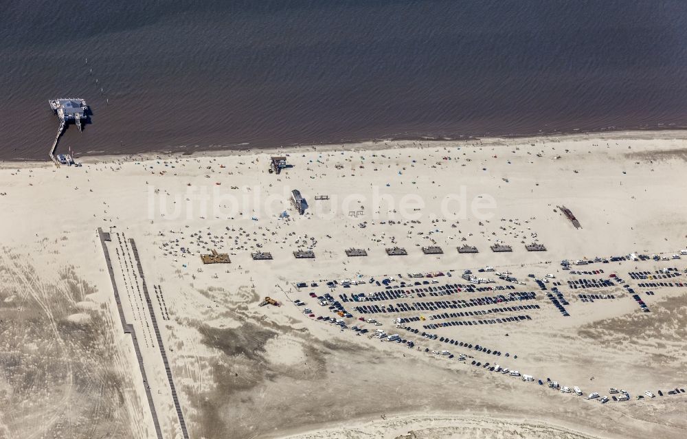 Sankt Peter-Ording aus der Vogelperspektive: Küsten- Landschaft am Sandstrand der Badestelle Ording Nord im Ortsteil Sankt Peter-Ording in Sankt Peter-Ording im Bundesland Schleswig-Holstein