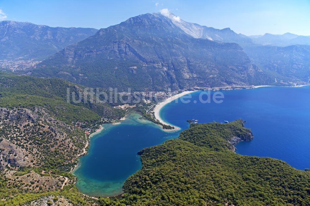 Luftbild Ölüdeniz - Küsten-Landschaft mit Sandstrand bei Ölüdeniz in der Türkei