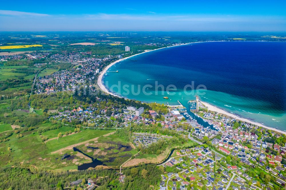 Niendorf/Ostsee von oben - Küsten- Landschaft am Sandstrand in Niendorf/Ostsee im Bundesland Schleswig-Holstein, Deutschland