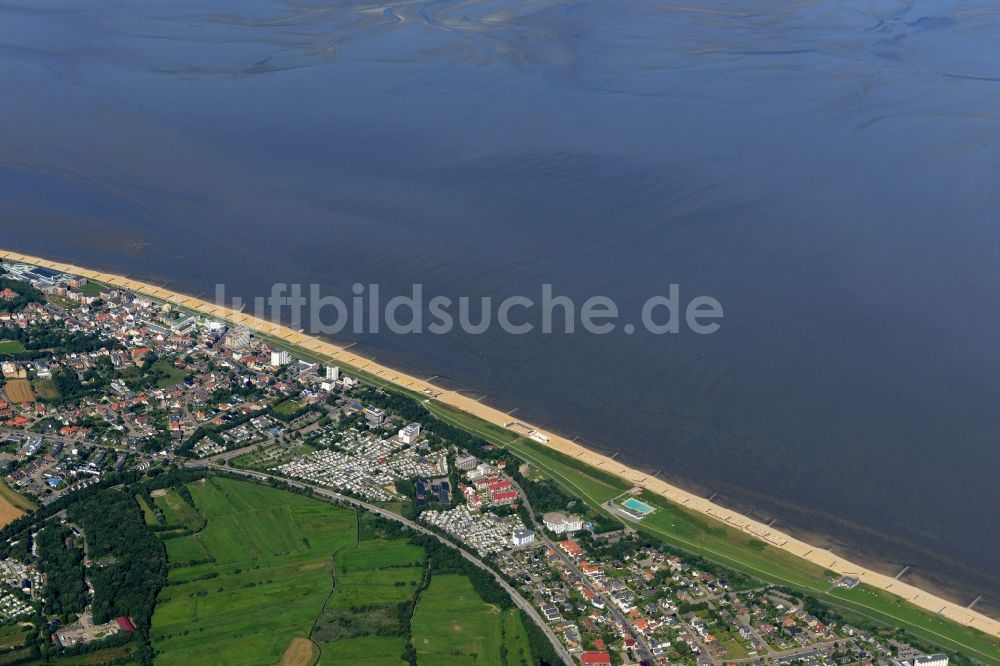 Cuxhaven aus der Vogelperspektive: Küsten- Landschaft am Sandstrand der Nordsee in Döse im Bundesland Niedersachsen