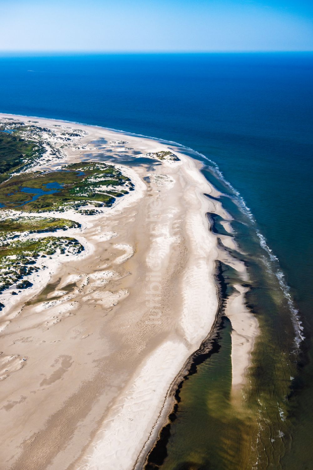 Luftbild Norddorf - Küsten- Landschaft am Sandstrand der Nordsee- Insel Amrum in Norddorf im Bundesland Schleswig-Holstein