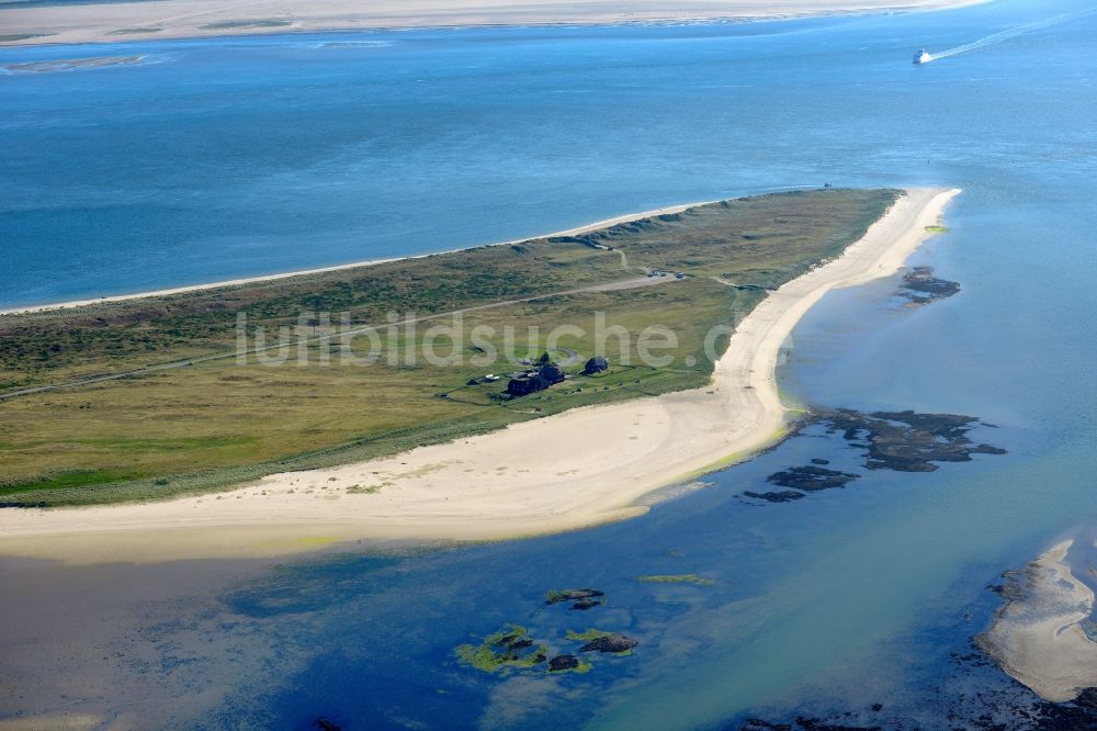 Luftaufnahme List - Küsten- Landschaft am Sandstrand der Nordsee- Insel Sylt in List im Bundesland Schleswig-Holstein