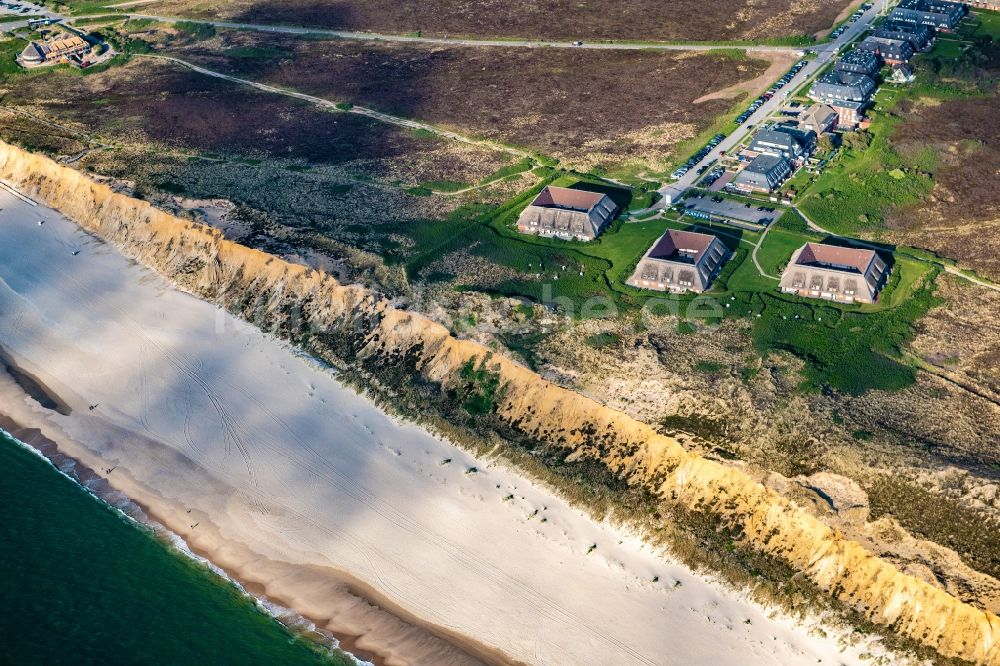 Kampen (Sylt) von oben - Küsten- Landschaft am Sandstrand der Nordsee Rotes Kliff in Kampen (Sylt) im Bundesland Schleswig-Holstein, Deutschland