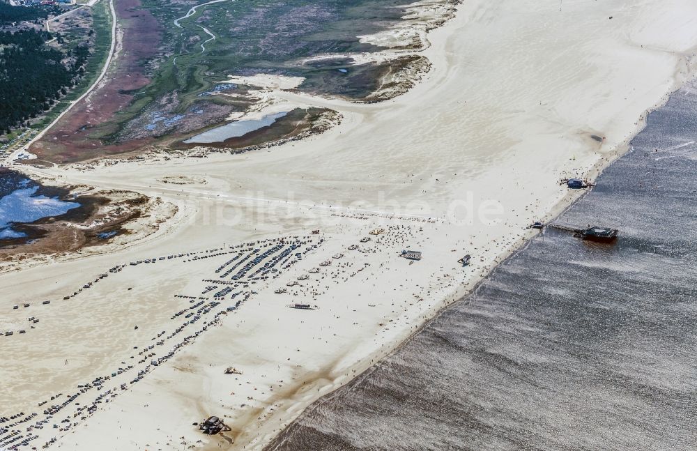 Sankt Peter-Ording von oben - Küsten- Landschaft am Sandstrand der Nordsee in Sankt Peter-Ording im Bundesland Schleswig-Holstein, Deutschland