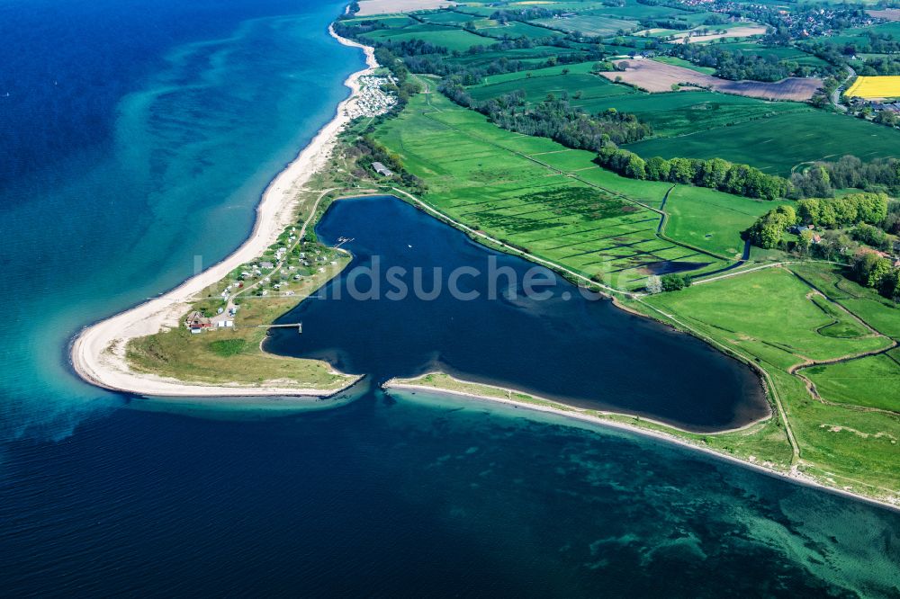 Altenhof von oben - Küsten- Landschaft am Sandstrand der Ostsee in Aschau im Bundesland Schleswig-Holstein