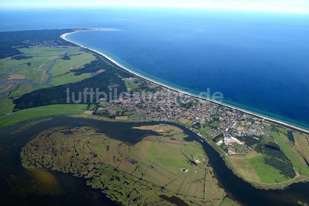 Zingst von oben - Küsten- Landschaft am Sandstrand der Ostsee bei Zingst im Bundesland Mecklenburg-Vorpommern