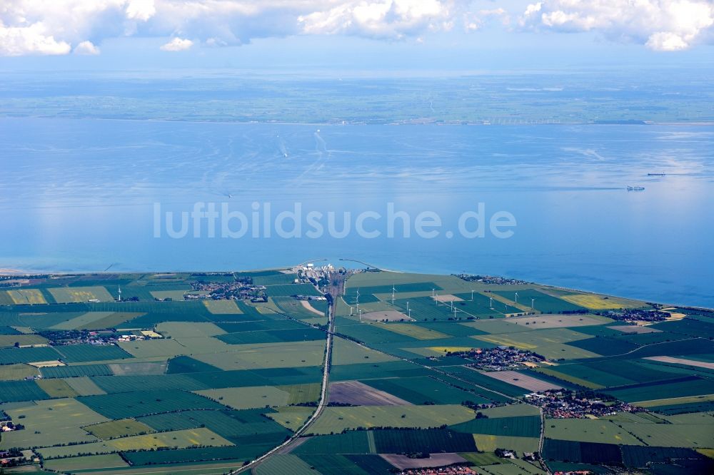 Luftaufnahme Fehmarn - Küsten- Landschaft am Sandstrand der Ostsee in Fehmarn im Bundesland Schleswig-Holstein