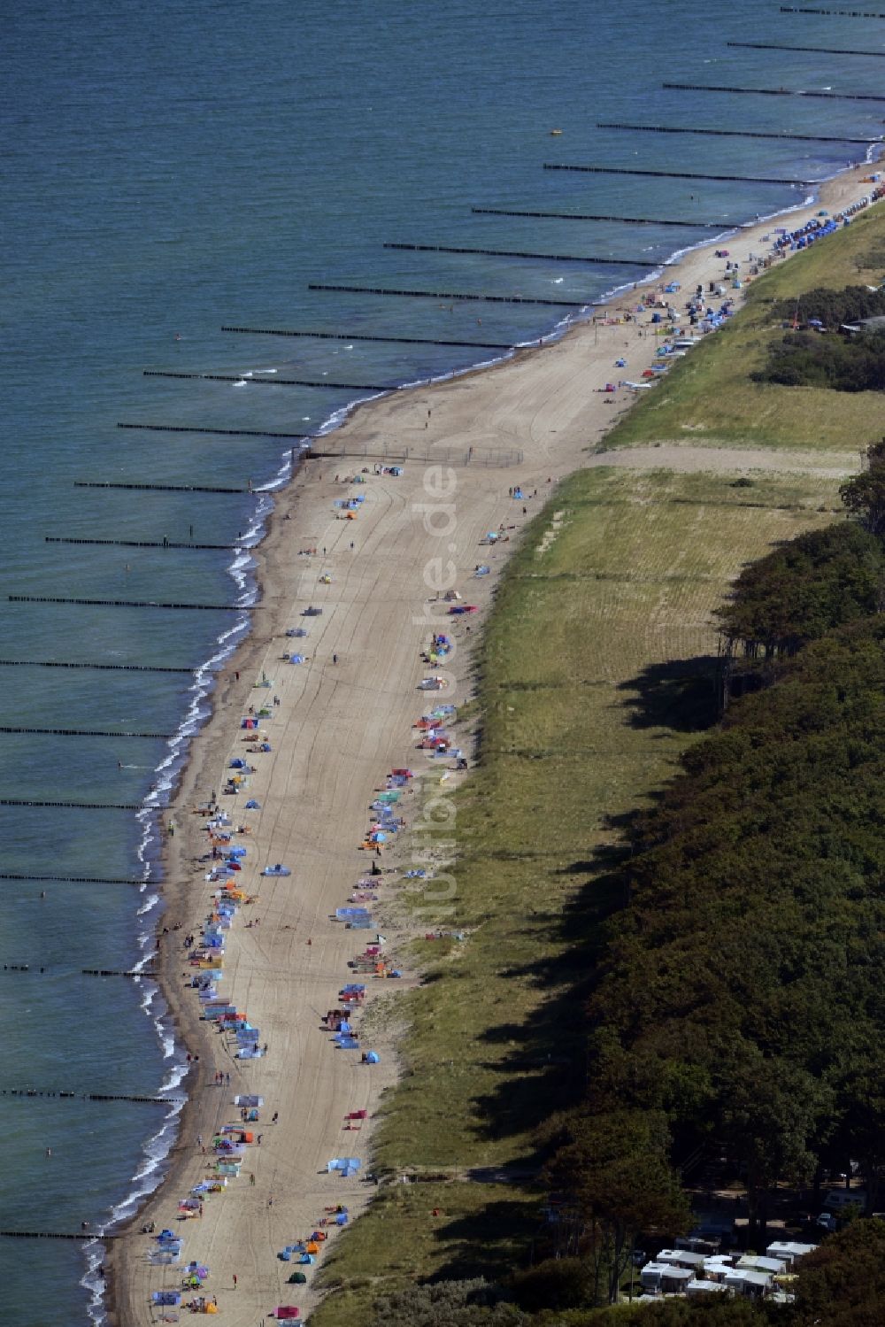 Graal-Müritz von oben - Küsten- Landschaft am Sandstrand der Ostsee in Graal-Müritz im Bundesland Mecklenburg-Vorpommern