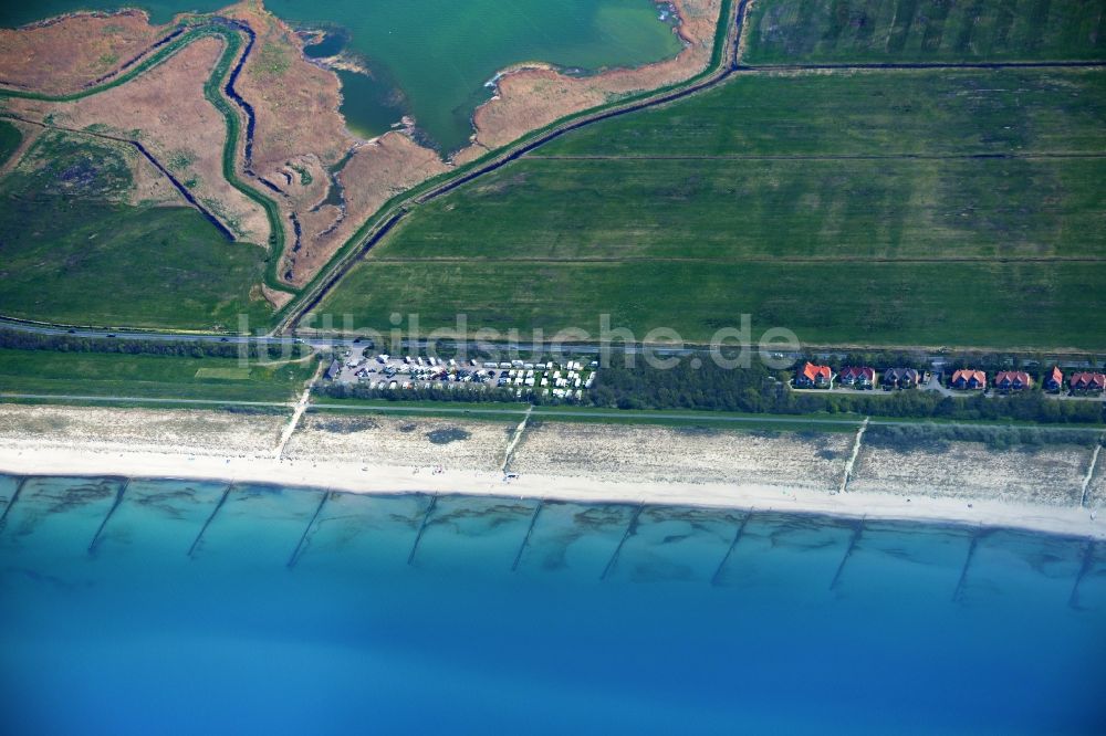 Luftbild Dierhagen - Küsten- Landschaft am Sandstrand der Ostsee im Ortsteil Dierhagen Ost in Dierhagen im Bundesland Mecklenburg-Vorpommern