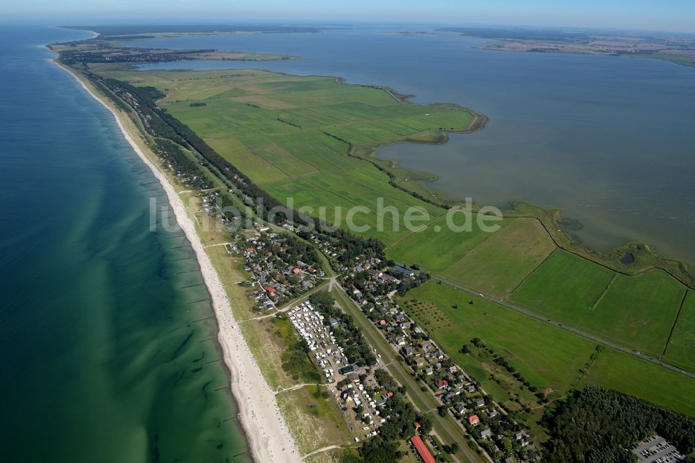 Luftbild Dierhagen - Küsten- Landschaft am Sandstrand der Ostsee im Ortsteil Neuhaus in Dierhagen im Bundesland Mecklenburg-Vorpommern